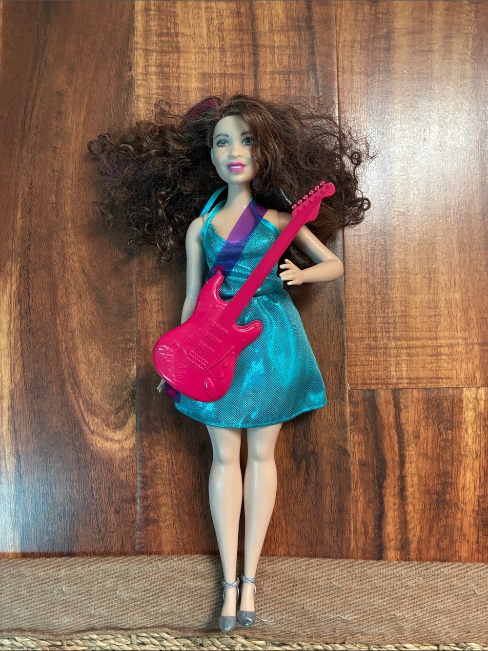 2016 Mattel Barbie Careers Pop Star Doll (Model DVF52)